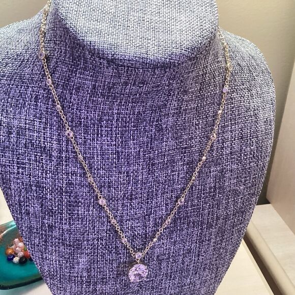 Fine Link Goldtone Crystal Necklace with Crystal Pendant - Picture 5 of 7